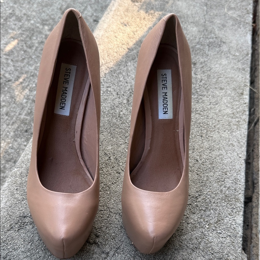 Steve Madden Tan Heels Classic Professional Design